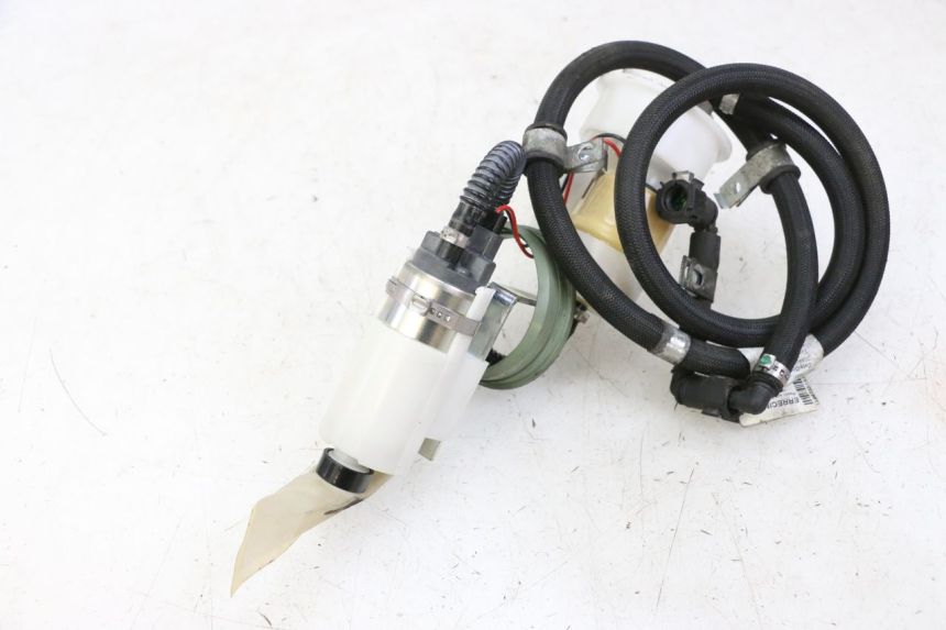 photo de POMPA CARBURANTE PIAGGIO MP3 500 (2014 - 2017) - Primo piano tecnico