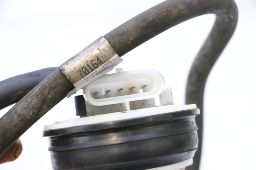 photo de POMPA DEL CARBURANTE PIAGGIO MP3 RL 250 (2006 - 2010) - Primo piano tecnico