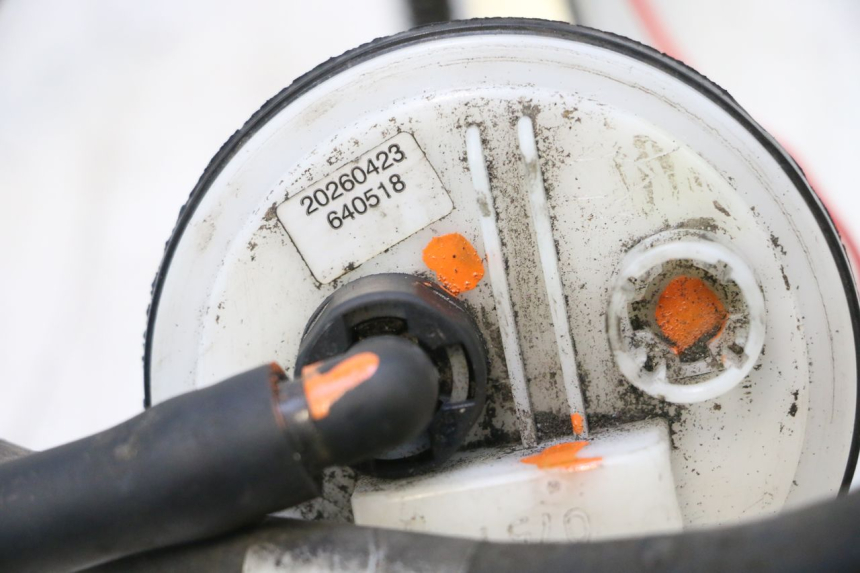 photo de POMPA DEL CARBURANTE PIAGGIO MP3 RL 250 (2006 - 2010) - Dettagli dei punti di fissaggio