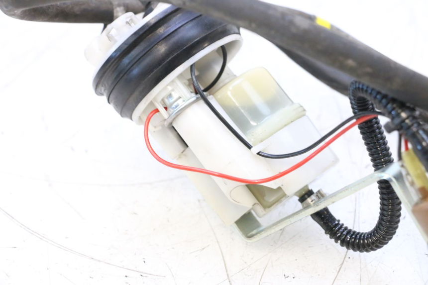 photo de POMPA DEL CARBURANTE PIAGGIO MP3 RL 250 (2006 - 2010) - Ricambio usato controllato