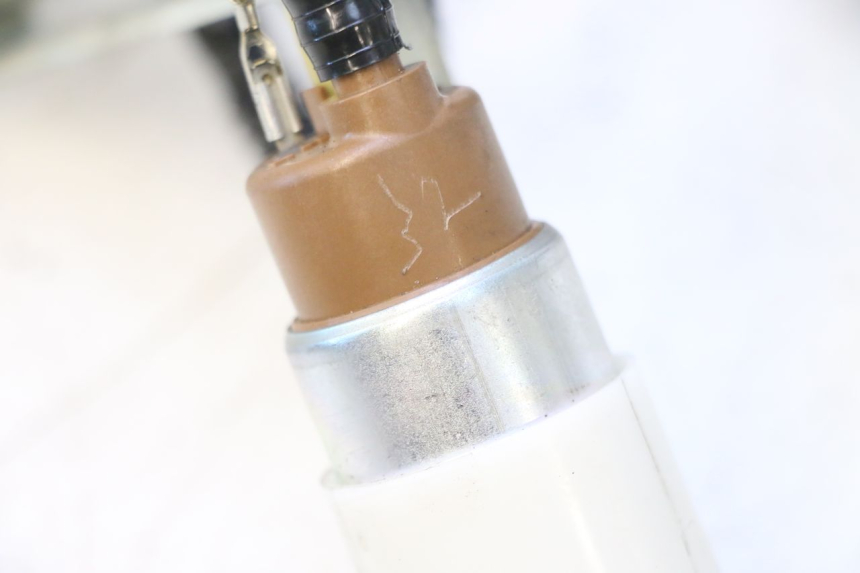 photo de POMPA DEL CARBURANTE PIAGGIO MP3 RL 250 (2006 - 2010) - Marcature e riferimenti originali