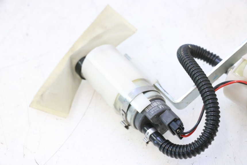 photo de POMPA CARBURANTE PIAGGIO MP3 500 (2016 - 2018) - Zoom sui componenti