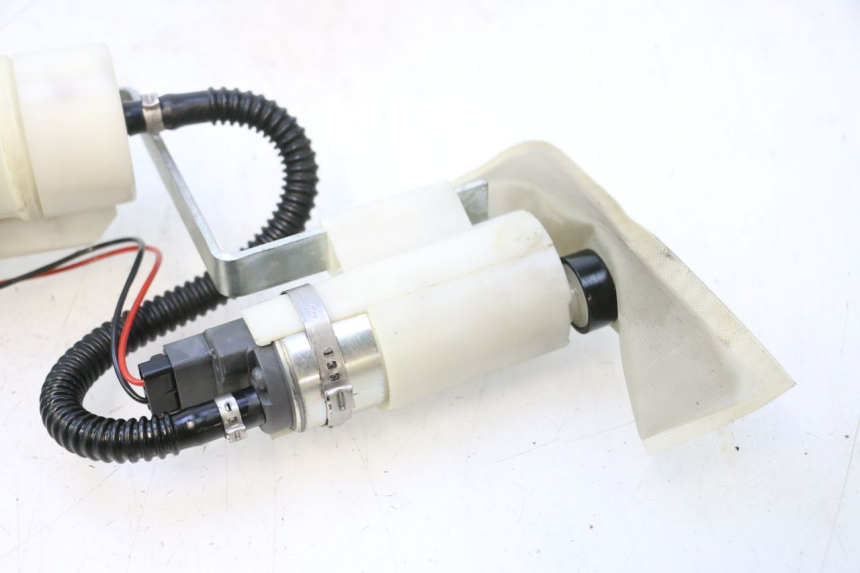photo de POMPA DEL CARBURANTE PIAGGIO MP3 500 (2011 - 2015) - Caratteristiche distintive