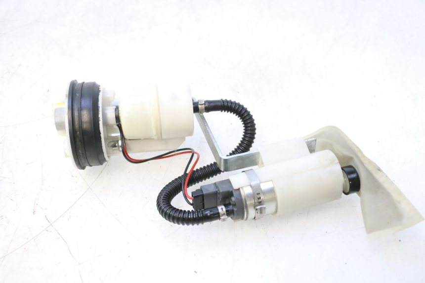 photo de POMPA DEL CARBURANTE PIAGGIO MP3 500 (2011 - 2015) - Zoom sui componenti