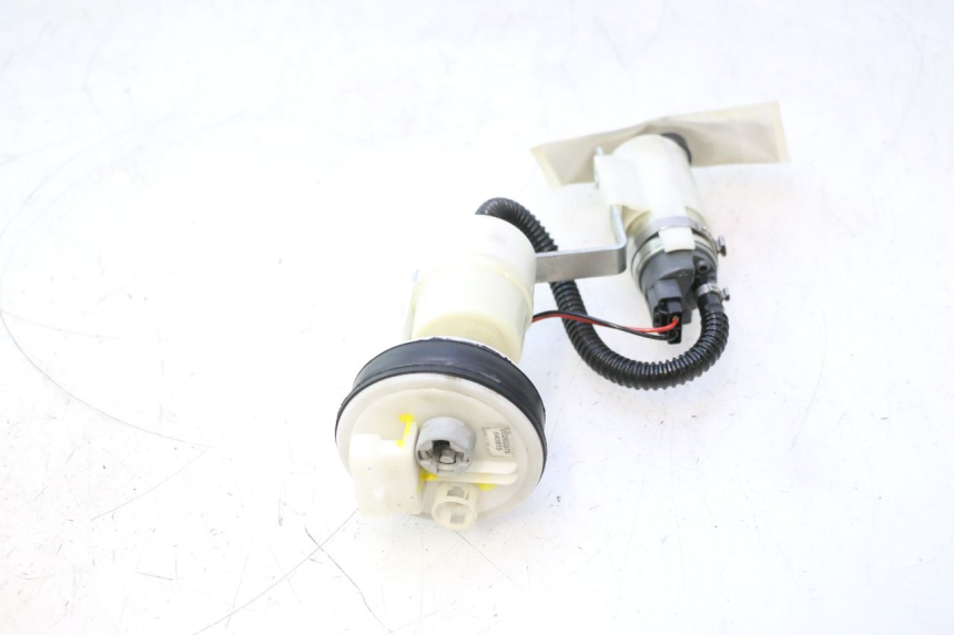photo de POMPA DEL CARBURANTE PIAGGIO MP3 500 (2011 - 2015) - Primo piano ad alta risoluzione