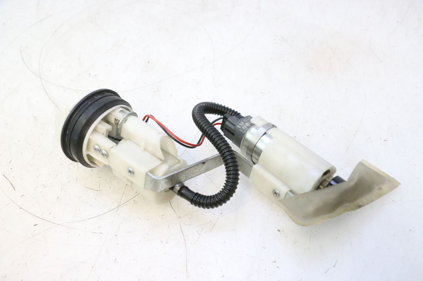 photo de POMPA DEL CARBURANTE PIAGGIO MP3 500 (2011 - 2015) - Ricambio usato controllato