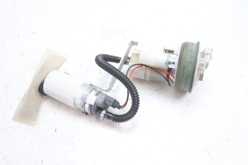 photo de POMPA CARBURANTE PIAGGIO MP3 500 (2016 - 2018) - Altra angolazione