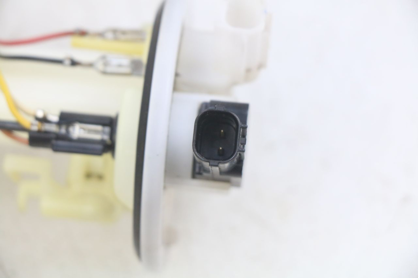 photo de POMPA CARBURANTE YAMAHA MT ABS 125 (2014 - 2018) - Primo piano tecnico