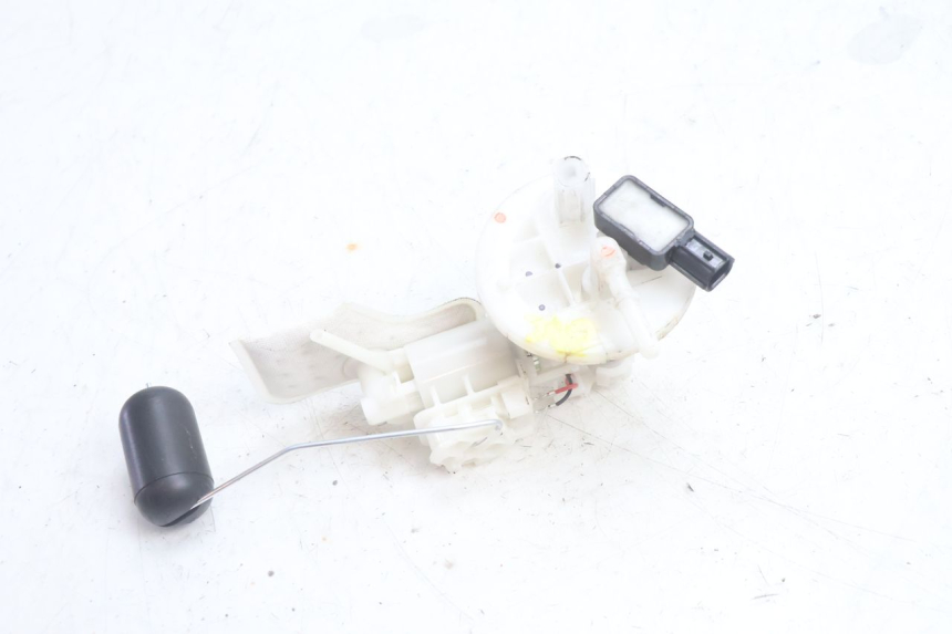 photo de POMPA CARBURANTE YAMAHA N-MAX NMAX 125 (2021 - 2024) - Zoom sullo stato d'uso