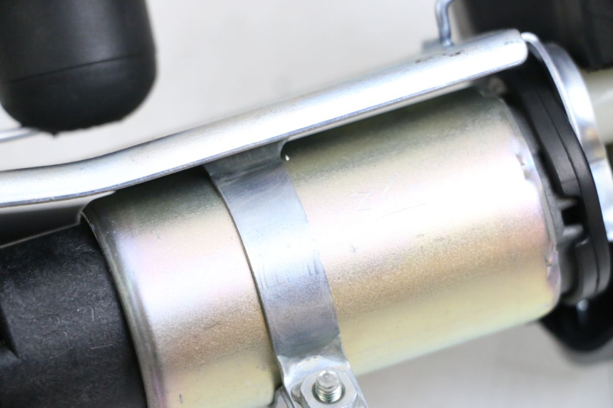 photo de POMPA CARBURANTE KAWASAKI NINJA 400 (2018 - 2023) - Zoom sullo stato d'uso