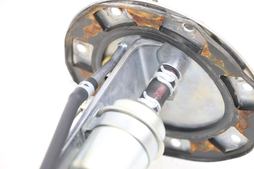 photo de POMPA CARBURANTE KAWASAKI NINJA 400 (2018 - 2023) - Primo piano tecnico