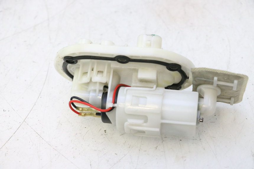 photo de POMPA CARBURANTE JM MOTORS OLDIES 4T 50 (2020 - 2026) - Stato della superficie e materiale