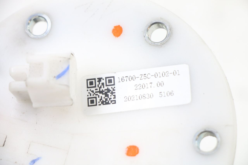 photo de POMPA CARBURANTE SYM ORBIT III 3 4T 50 (2021 - 2025) - Primo piano tecnico