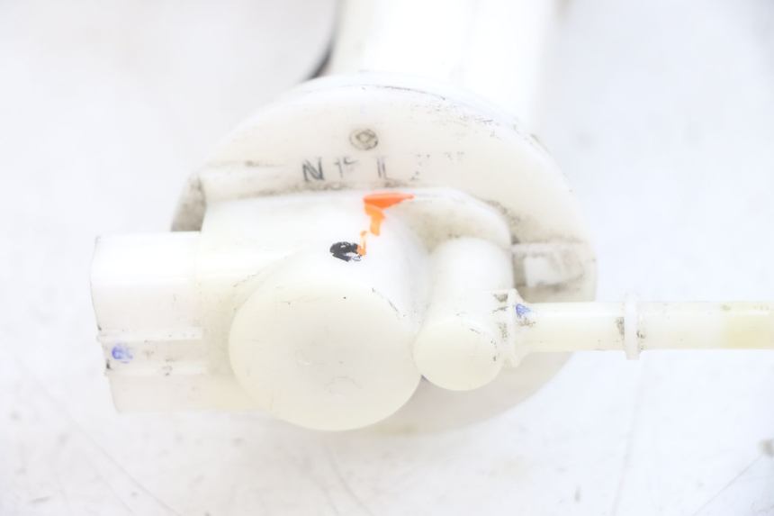 photo de POMPA CARBURANTE HONDA PCX (JF28) 125 (2009 - 2011) - Primo piano tecnico