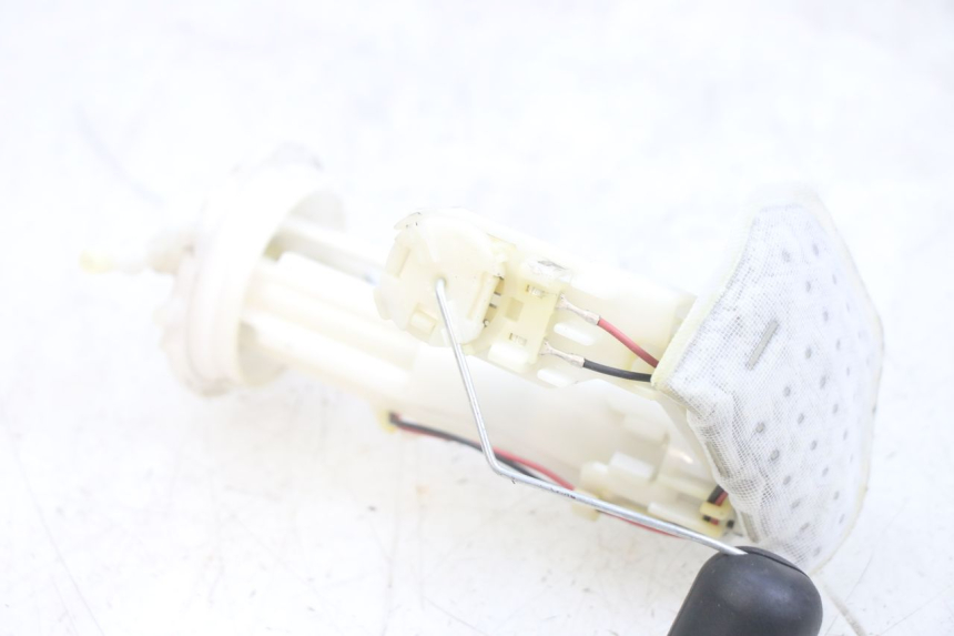 photo de POMPA DEL CARBURANTE HONDA PCX (JF47) 125 (2012 - 2013) - Zoom sullo stato d'uso