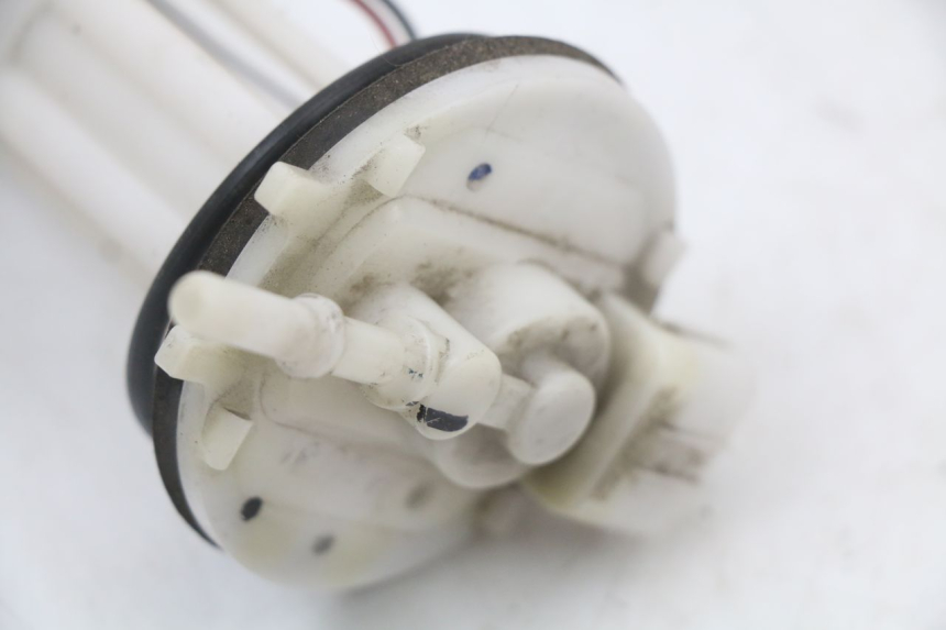 photo de POMPA DEL CARBURANTE HONDA PCX (JF47) 125 (2012 - 2013) - Altra angolazione