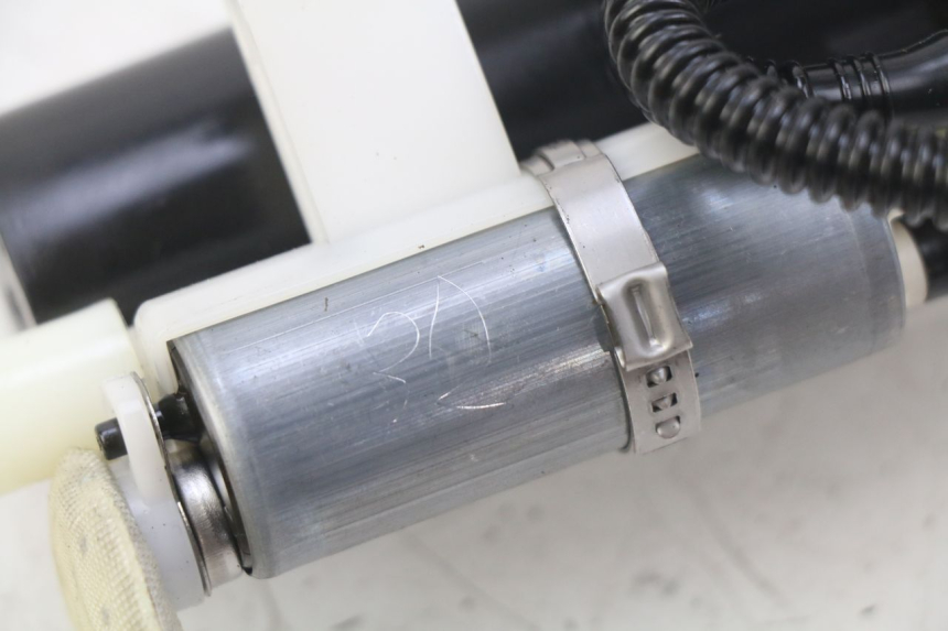 photo de POMPA CARBURANTE PEUGEOT SATELIS COMPRESSOR K15 125 (2006 - 2009) - Dettaglio del componente