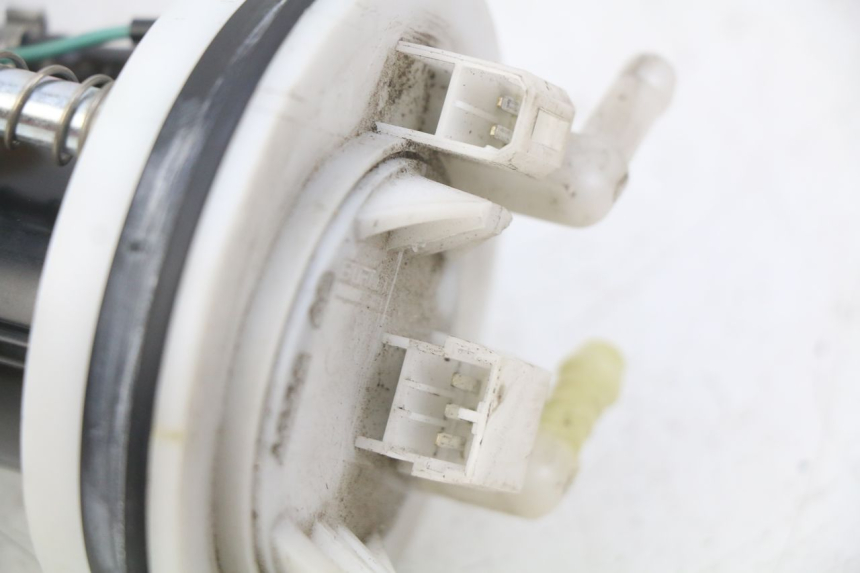 photo de POMPA CARBURANTE PEUGEOT SATELIS COMPRESSOR K15 125 (2006 - 2009) - Primo piano tecnico