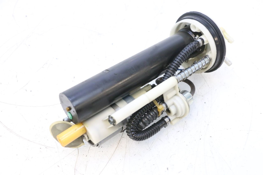 photo de POMPA CARBURANTE PEUGEOT SATELIS COMPRESSOR K15 125 (2006 - 2009) - Zoom sui componenti