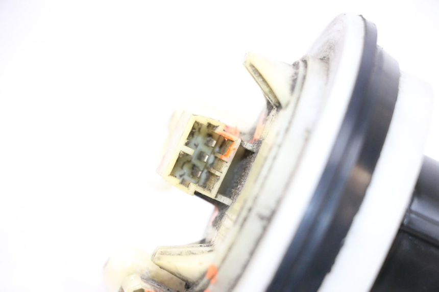 photo de POMPA CARBURANTE PEUGEOT SATELIS COMPRESSOR K15 125 (2006 - 2009) - Primo piano tecnico