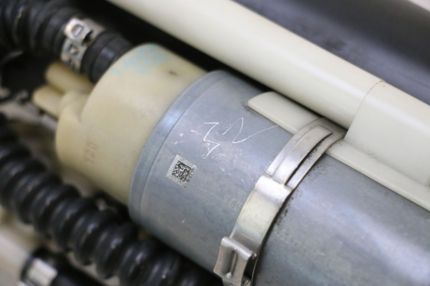 photo de POMPA CARBURANTE PEUGEOT SATELIS COMPRESSOR K15 125 (2006 - 2009) - Ricambio usato controllato