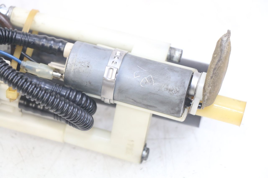 photo de POMPA DEL CARBURANTE PEUGEOT SATELIS 125 (2006 - 2009) - Marcature e riferimenti originali