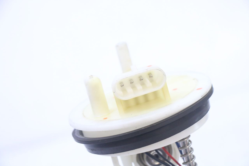 photo de POMPA CARBURANTE PEUGEOT SATELIS 125 (2013 - 2018) - Primo piano tecnico