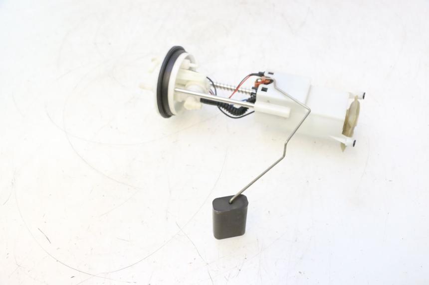 photo de POMPA CARBURANTE PEUGEOT SATELIS 125 (2013 - 2018) - Primo piano tecnico