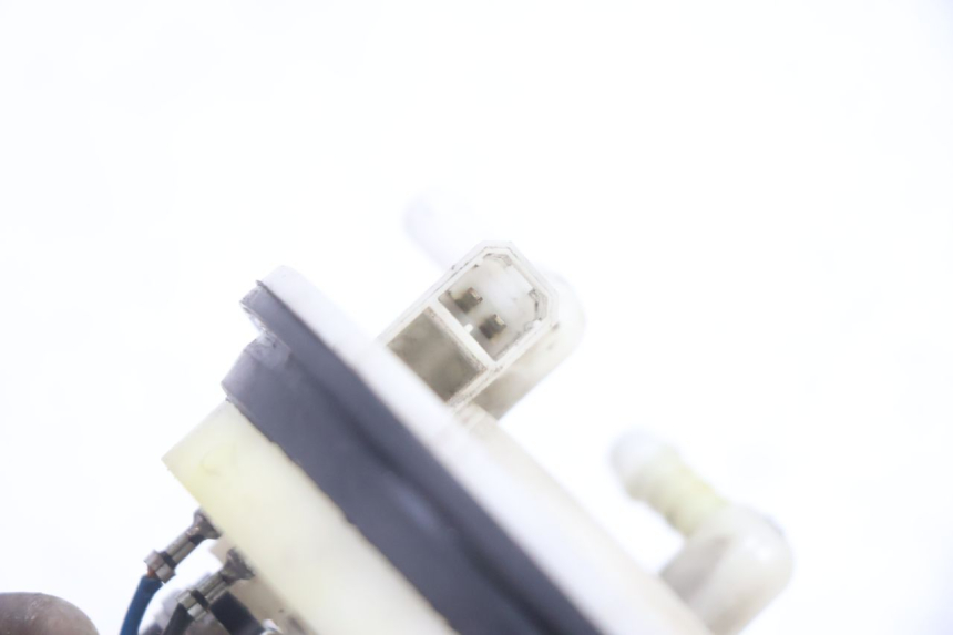 photo de POMPA DEL CARBURANTE PEUGEOT SATELIS 125 (2006 - 2009) - Altra angolazione