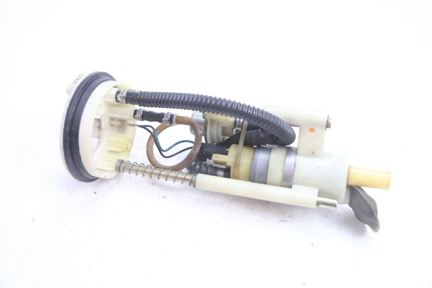 photo de POMPA DEL CARBURANTE PEUGEOT SATELIS 125 (2006 - 2009) - Primo piano tecnico