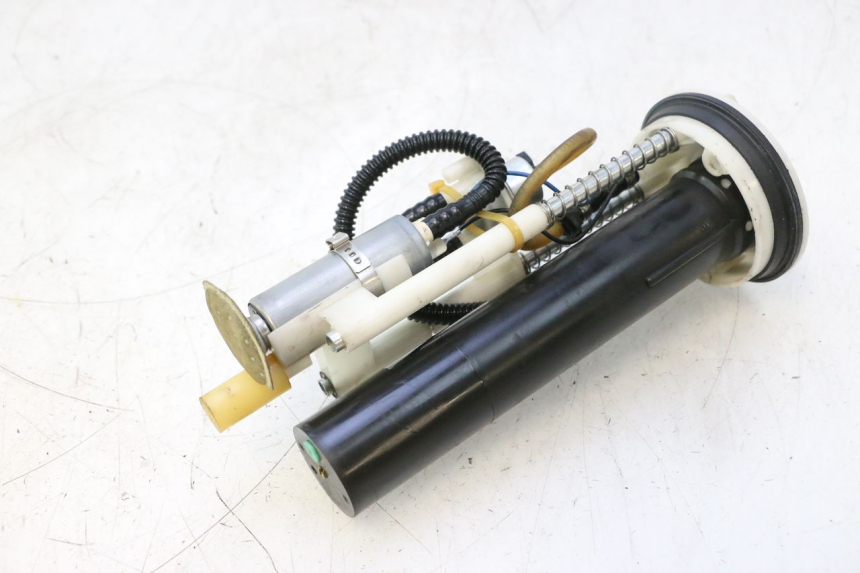 photo de POMPA CARBURANTE PEUGEOT SATELIS 125 (2013 - 2018) - Stato della superficie e materiale
