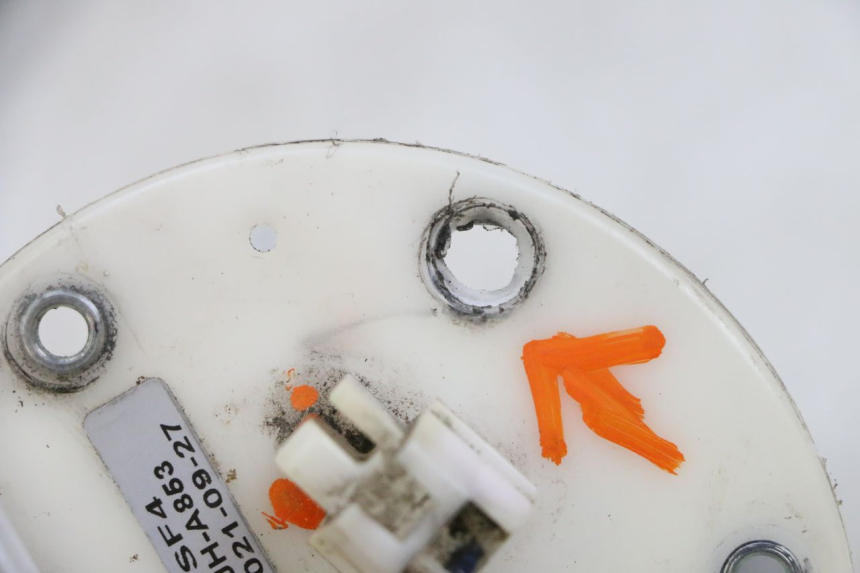 photo de POMPA CARBURANTE PEUGEOT SPEEDFIGHT 4 4T EFI 50 (2021 - 2025) - Zoom sullo stato d'uso