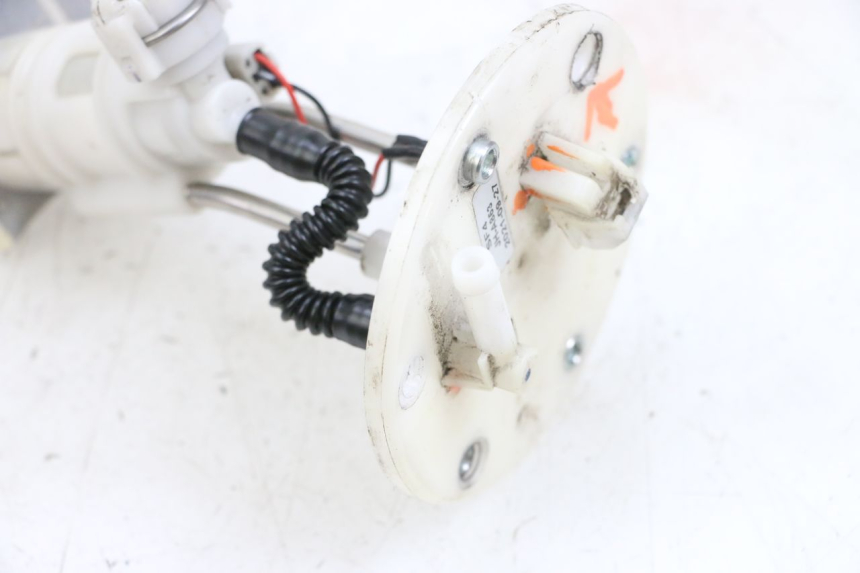 photo de POMPA CARBURANTE PEUGEOT SPEEDFIGHT 4 4T EFI 50 (2021 - 2025) - Stato della superficie e materiale