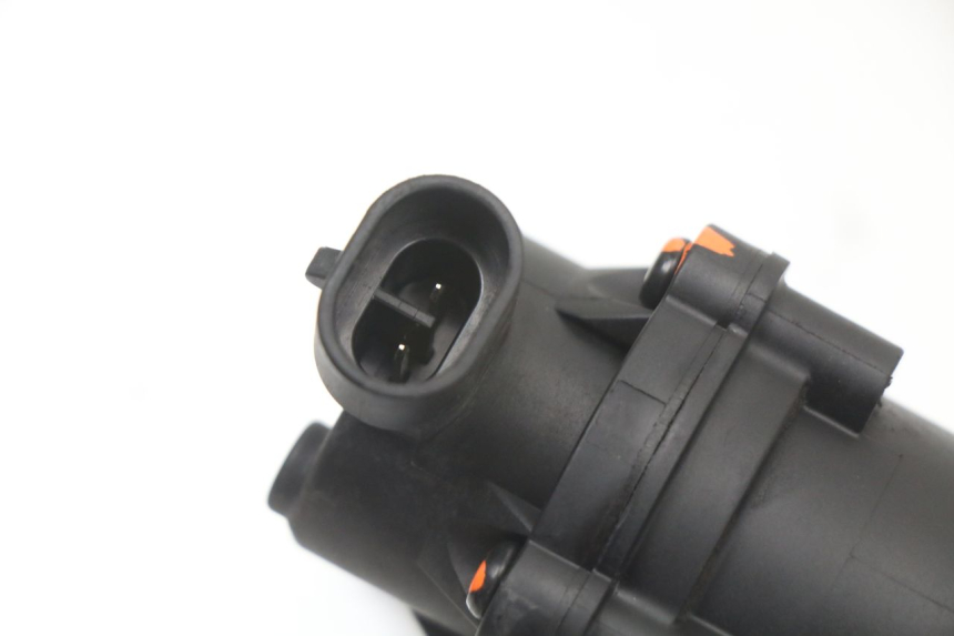 photo de POMPA CARBURANTE PEUGEOT STREETZONE I 2T 50 (2018 - 2020) - Altra angolazione