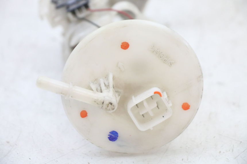 photo de POMPA CARBURANTE SUZUKI BURGMAN 125 (2018 - 2021) - Primo piano tecnico