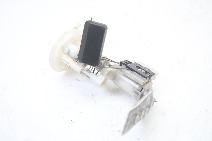 photo de POMPA CARBURANTE SUZUKI BURGMAN 125 (2015 - 2017) - Vista d'insieme del prodotto