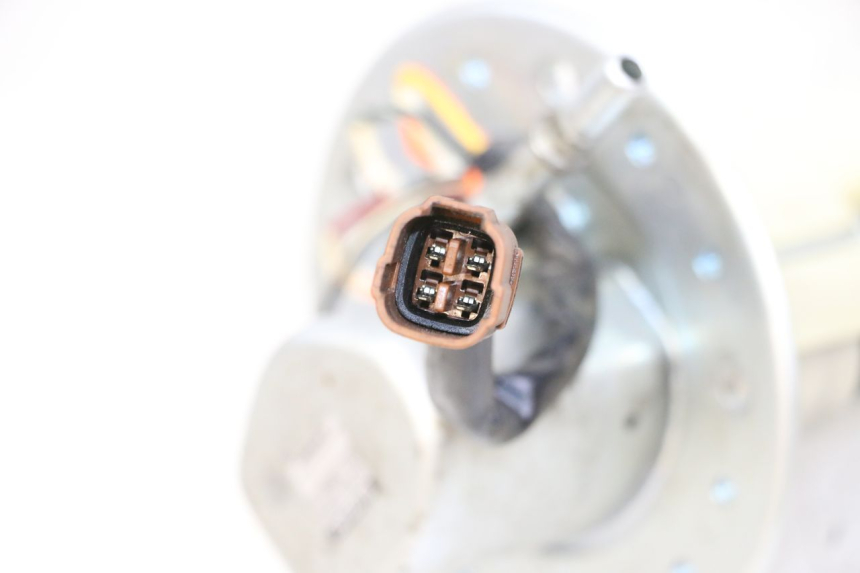 photo de POMPA CARBURANTE SUZUKI SV S 650 (2003 - 2009) - Dettaglio del componente