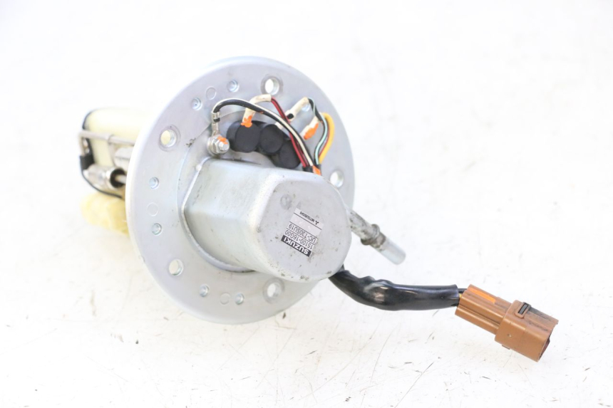 photo de POMPA CARBURANTE SUZUKI SV S 650 (2003 - 2009) - Marcature e riferimenti originali