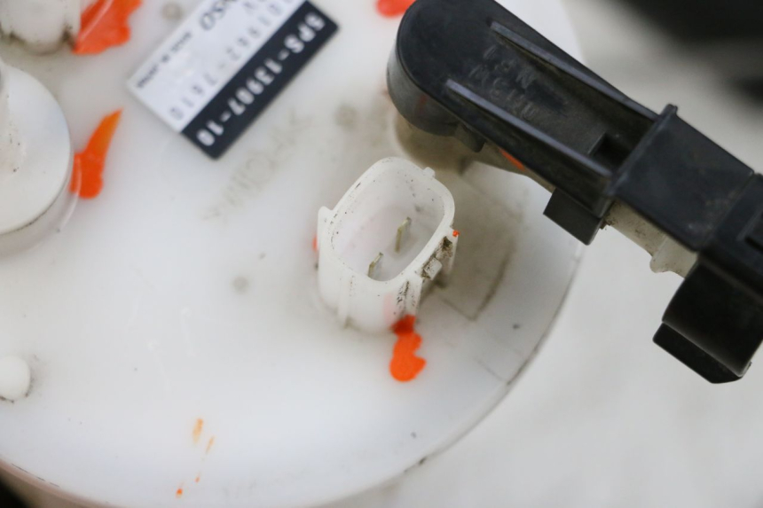 photo de POMPA CARBURANTE YAMAHA TDM ABS 900 (2002 - 2014) - Altra angolazione