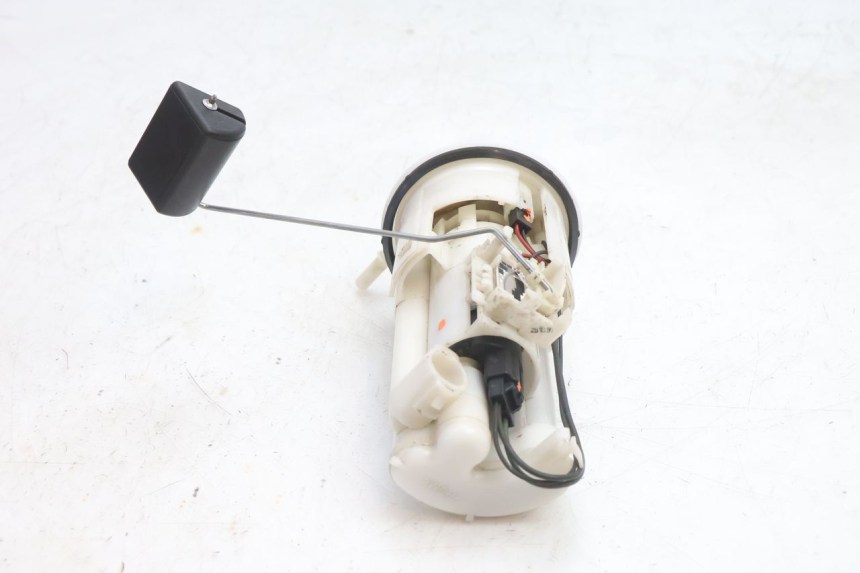 photo de POMPA CARBURANTE YAMAHA TDM ABS 900 (2002 - 2014) - Stato della superficie e materiale