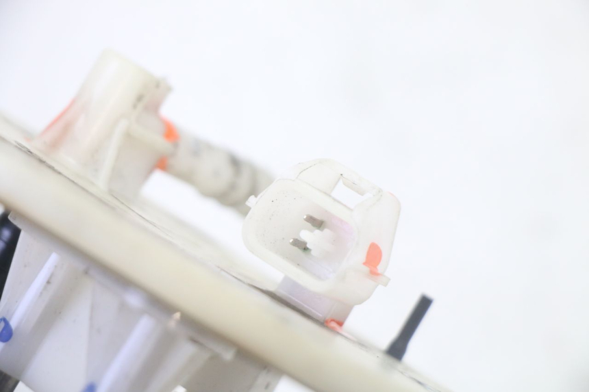 photo de POMPA CARBURANTE PEUGEOT TWEET PRO CARGO 50 (2018 - 2022) - Primo piano tecnico