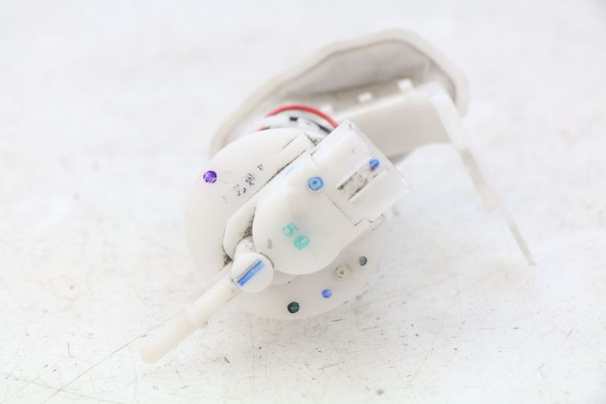 photo de POMPA CARBURANTE PIAGGIO VESPA GTS IGET ABS 125 (2017 - 2023) - Dettaglio del componente