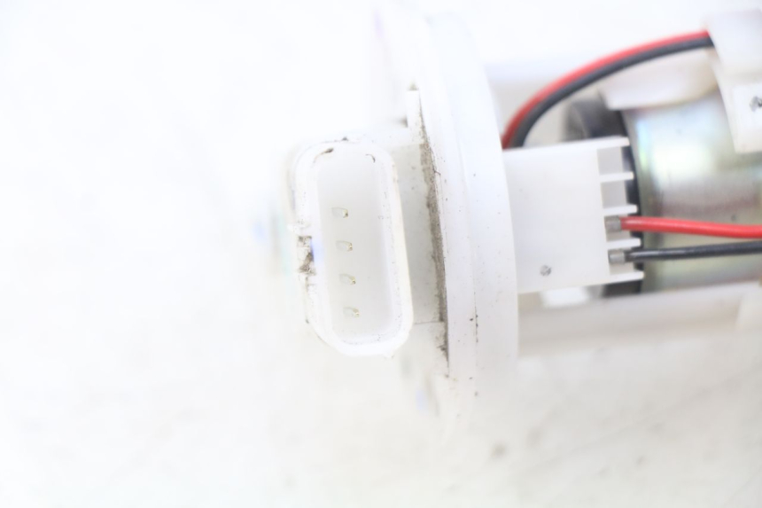 photo de POMPA CARBURANTE PIAGGIO VESPA GTS IGET ABS 125 (2017 - 2023) - Primo piano tecnico