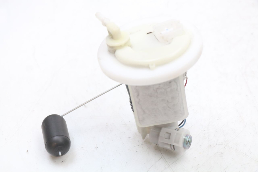 photo de POMPA CARBURANTE YAMAHA XMAX X-MAX ABS 125 (2017 - 2020) - Primo piano tecnico