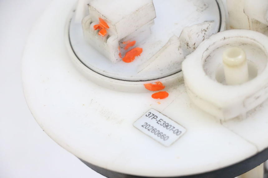 photo de POMPA CARBURANTE YAMAHA X-MAX XMAX 125 (2010 - 2013) - Stato della superficie e materiale