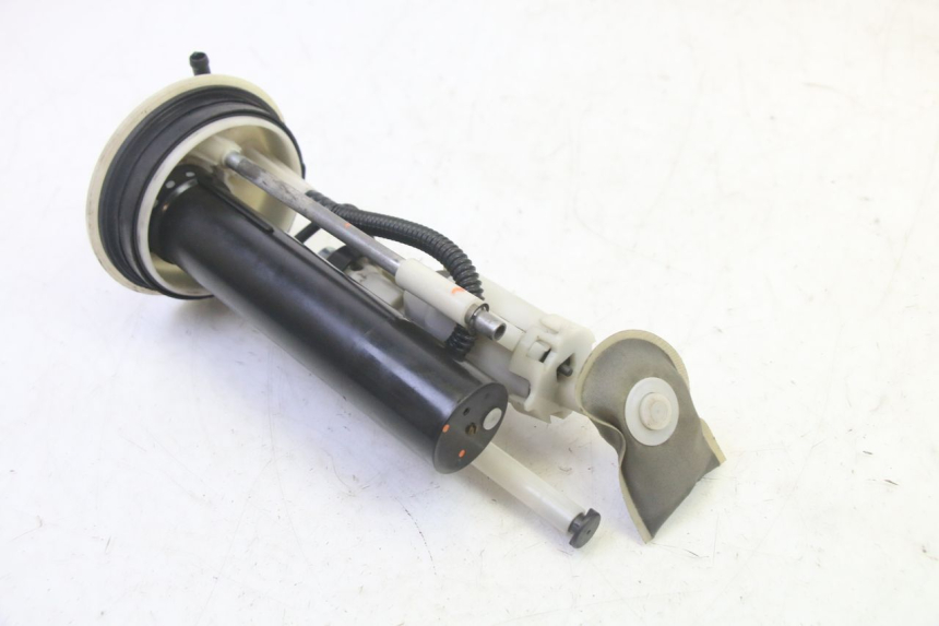 photo de POMPA CARBURANTE YAMAHA X-MAX XMAX 250 (2006 - 2009) - Stato della superficie e materiale