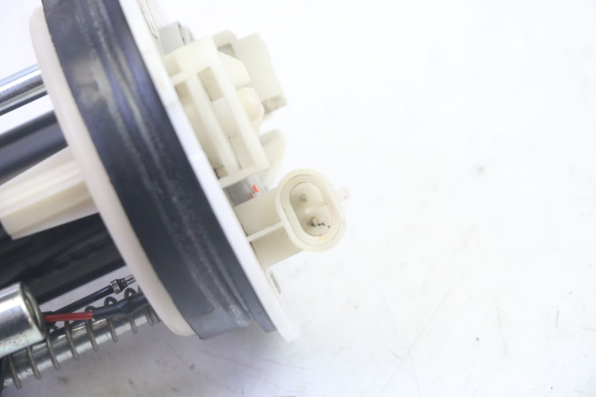 photo de POMPA DEL CARBURANTE YAMAHA XMAX X-MAX 125 (2006 - 2009) - Dettaglio del componente