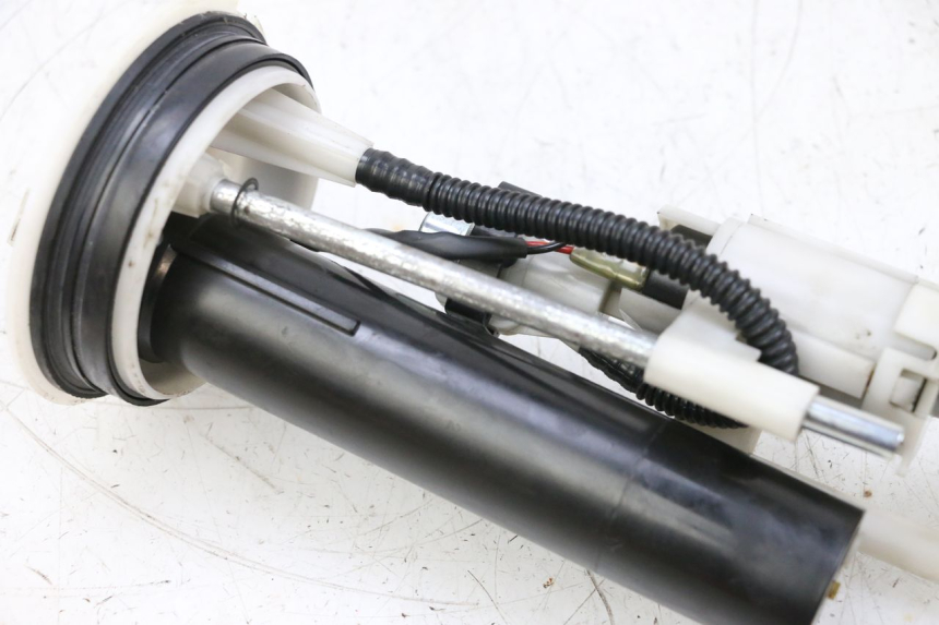 photo de POMPA DEL CARBURANTE YAMAHA XMAX X-MAX 125 (2006 - 2009) - Dettaglio del componente