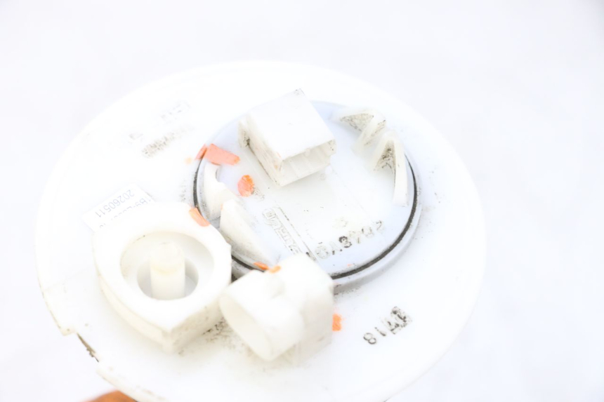 photo de POMPA DEL CARBURANTE YAMAHA XMAX X-MAX 125 (2006 - 2009) - Primo piano tecnico