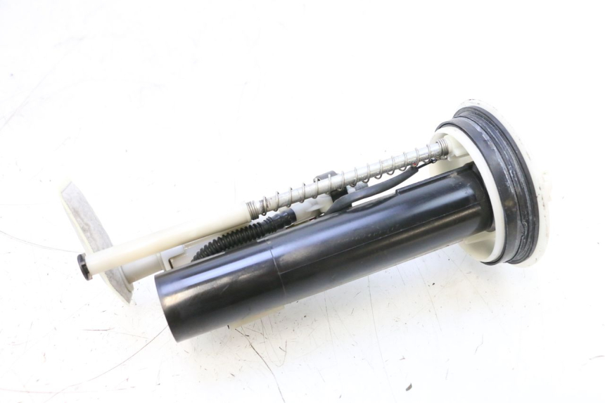 photo de POMPA CARBURANTE YAMAHA X-MAX XMAX 125 (2010 - 2013) - Primo piano tecnico